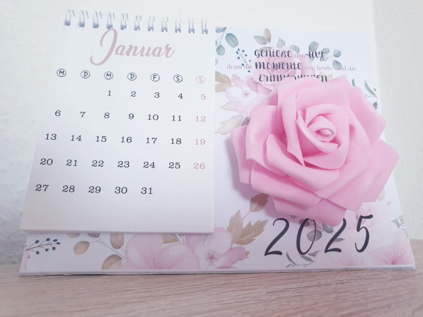 Rose Tischkalender 2025