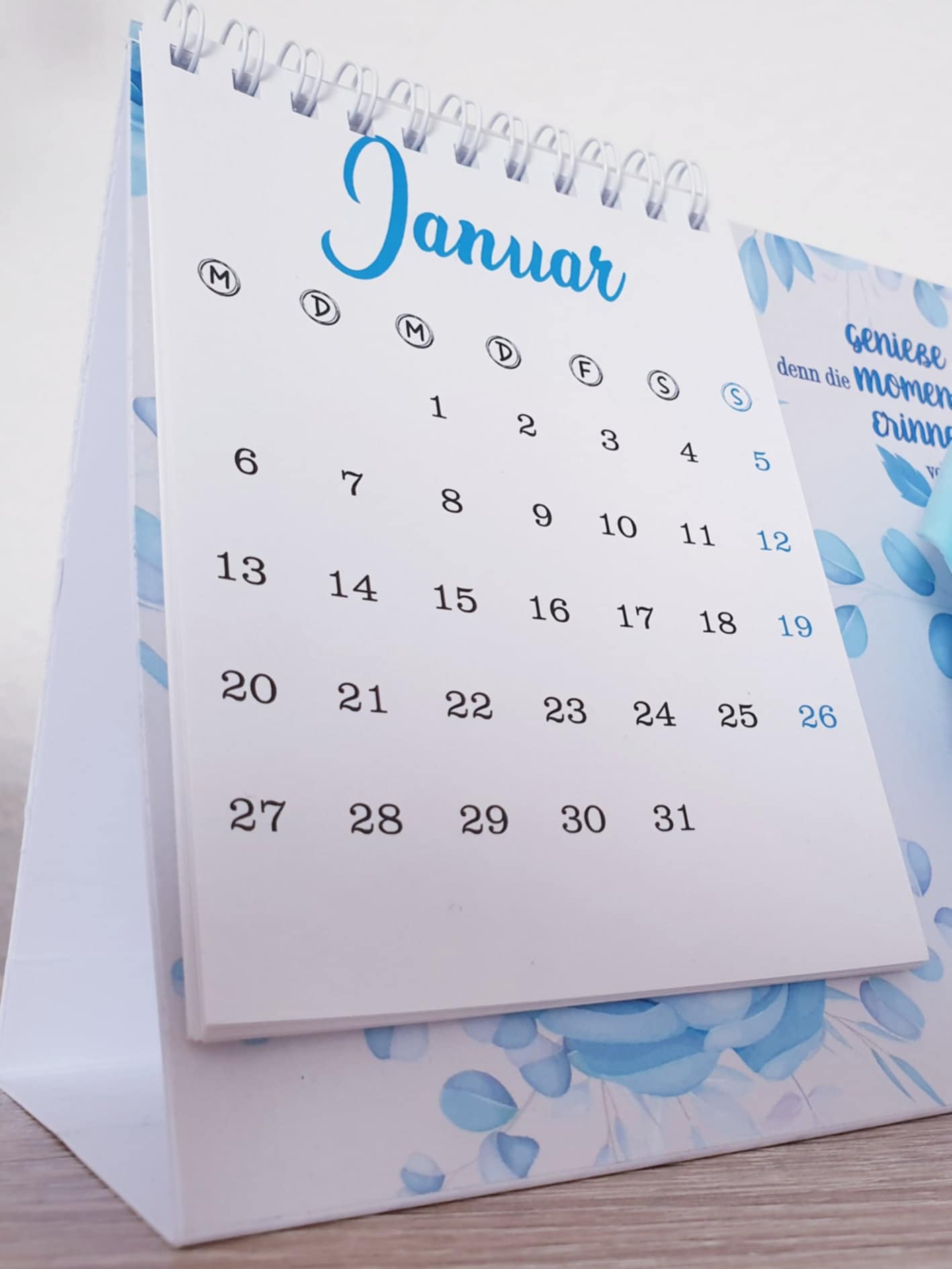 2025Blaue Rose Tischkalender