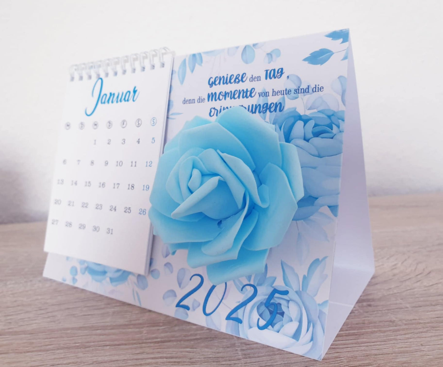2025Blaue Rose Tischkalender