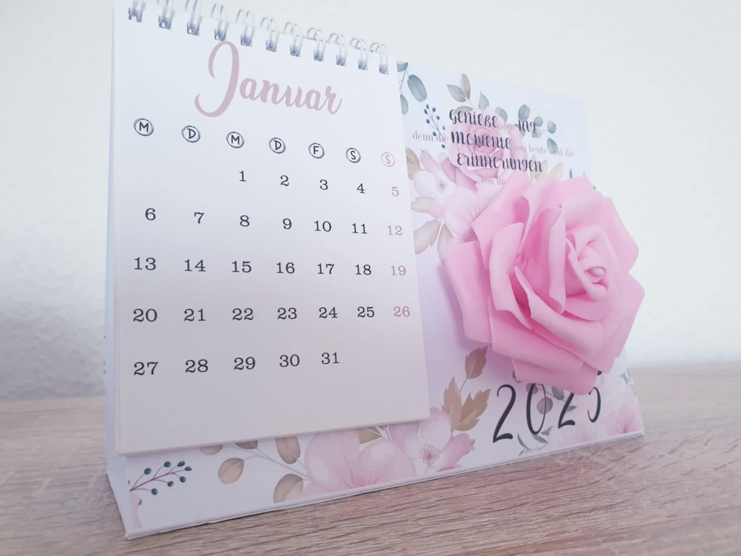 Rose Tischkalender 2025