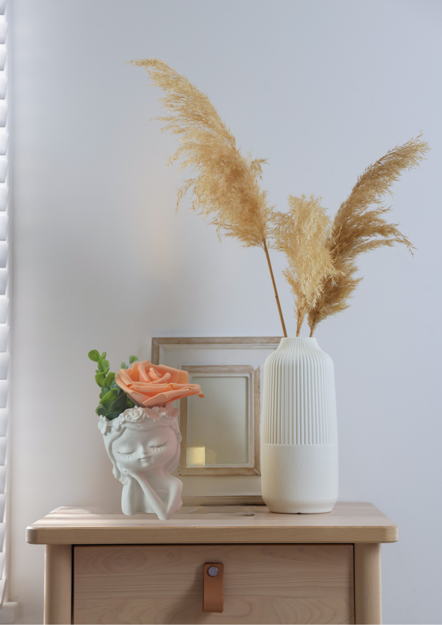 Orange Blumenmädchen -Tischdeko Handgefertigte Keraflott Vase – Dekorative Frauenkopf Vase für Trockenblumen