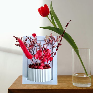 Handgemachtes Trockenblumen-Arrangement mit Herzdekor – Geschenkidee